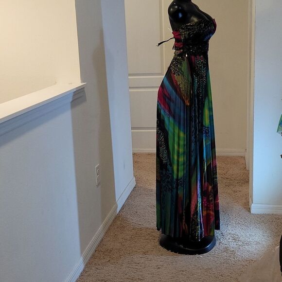 SPEECHLESS FORMAL MULTI-COLOR FLOOR LENGTH DRESS - Picture 6 of 15